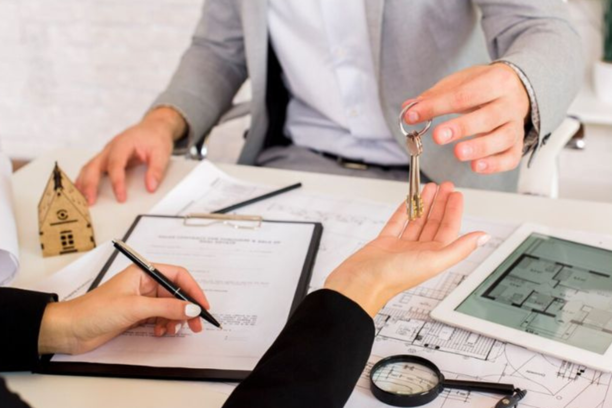 airbnb management uae